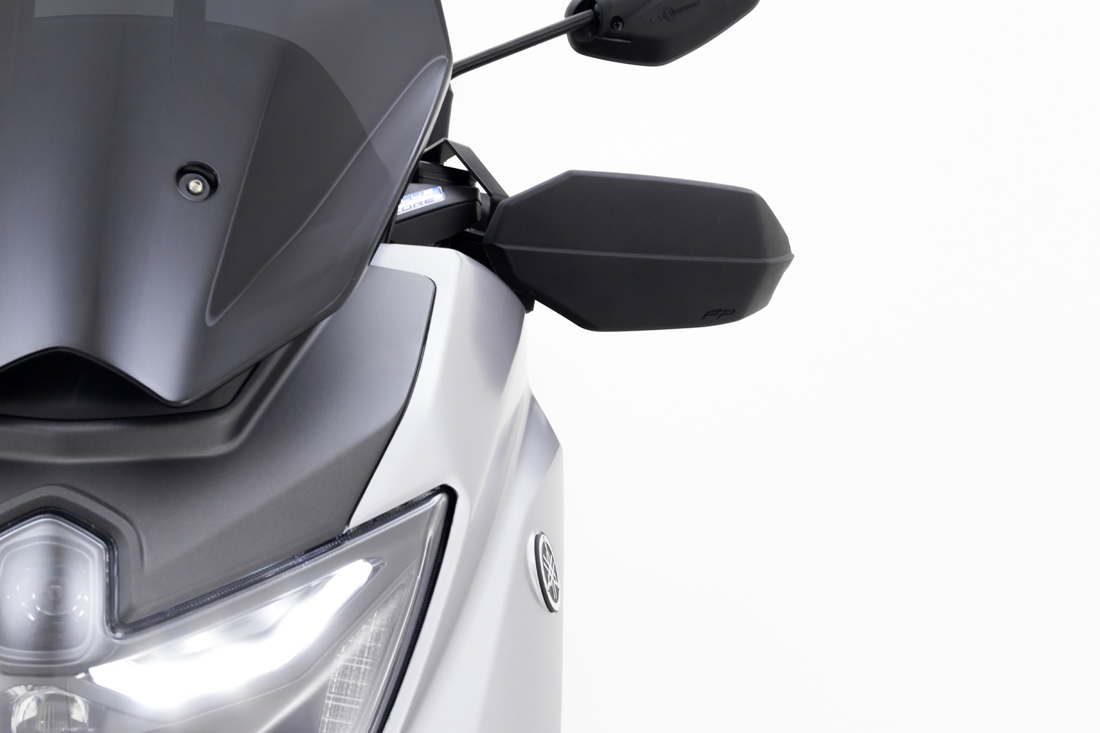 CORTAVIENTO FP YAMAHA NMAX CONNECTD